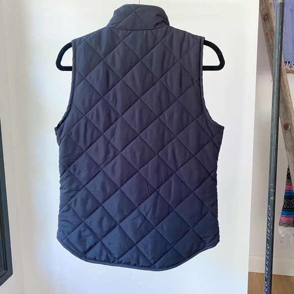 THREAD & SUPPLY Women's Navy Blue Quilted Poly Fill Zip Front Puffer Vest sz S - Picture 2 of 10